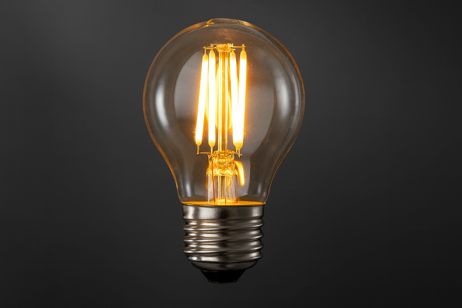 Becuri LED E27