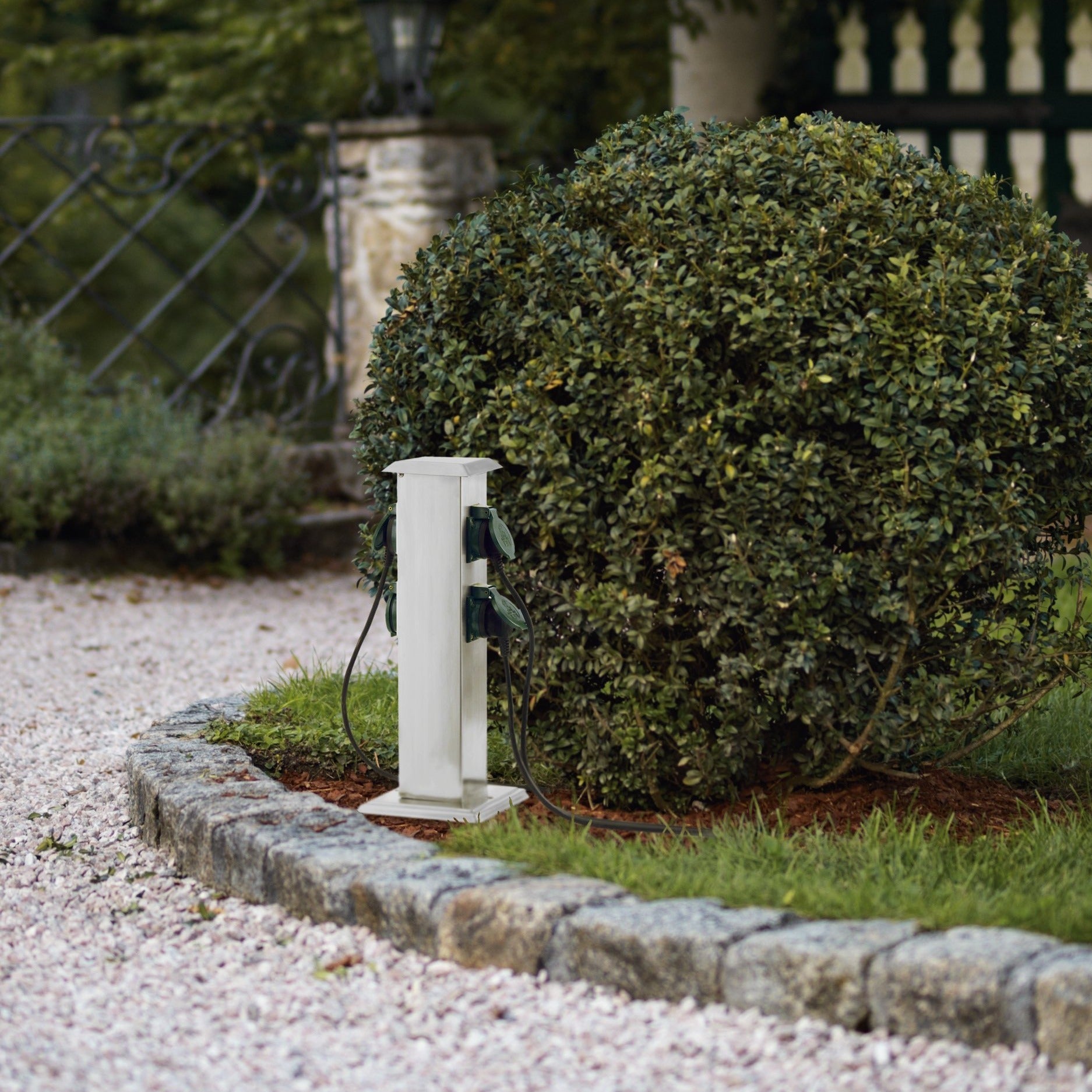 Stalpisor Decorativ cu 2 Prize de Exterior Eglo