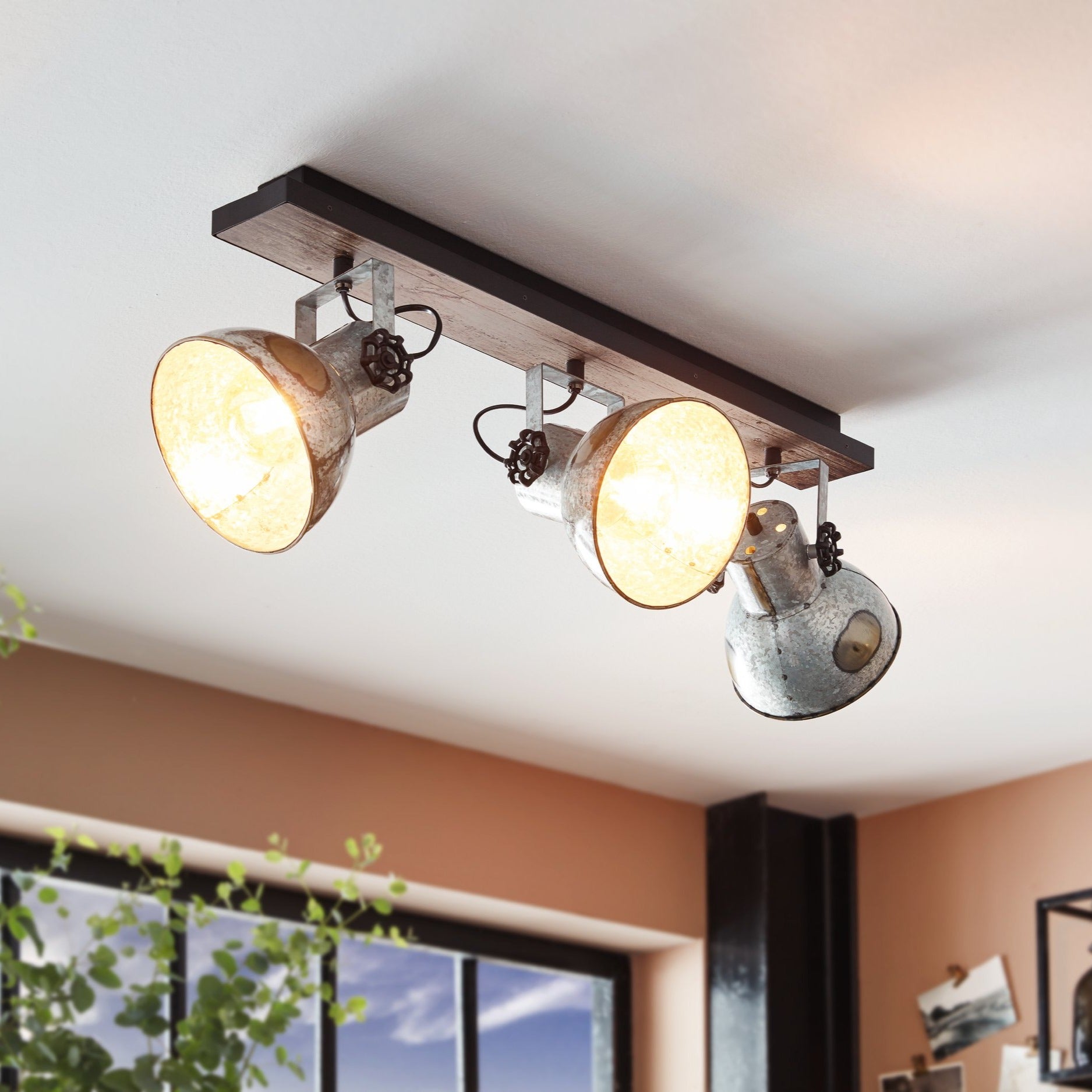 Lustra Vintage Cu 3 Spoturi Reglabile BARNSTAPLE 75CM