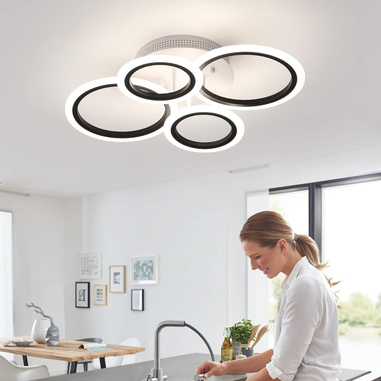 Lustra LED 4 CIRCLE SMART Alb+Negru Echivalent 400W Telecomanda