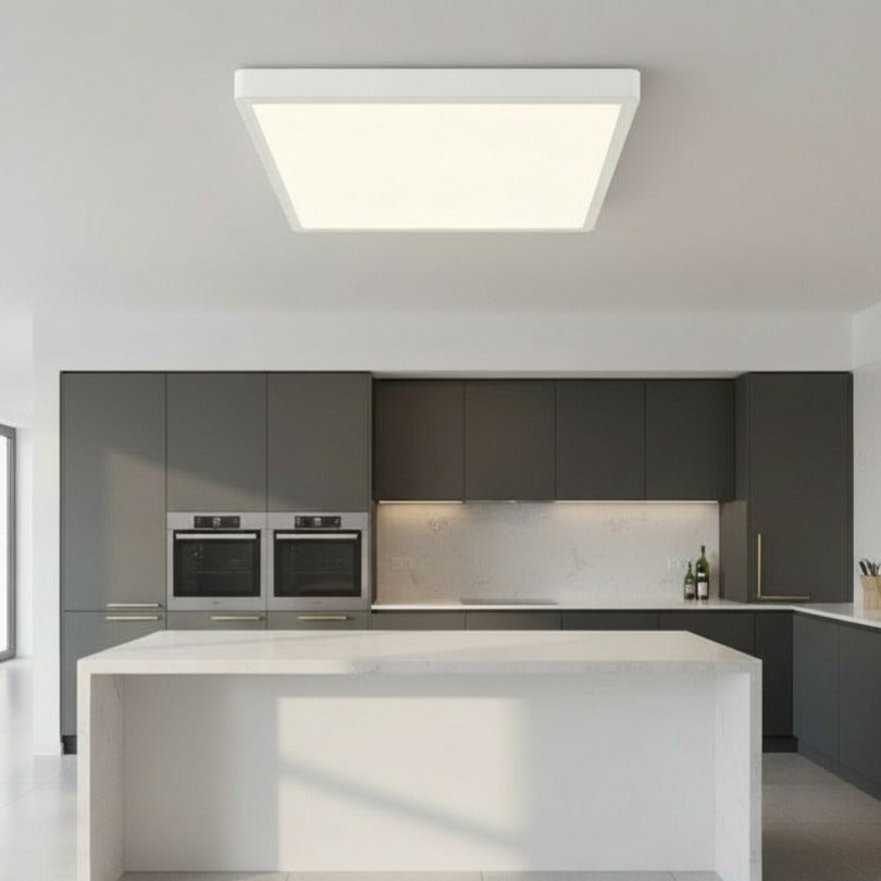 Plafoniera LED Zetta 40x40CM Alba IP40 3 Lumini Echivalent 250W