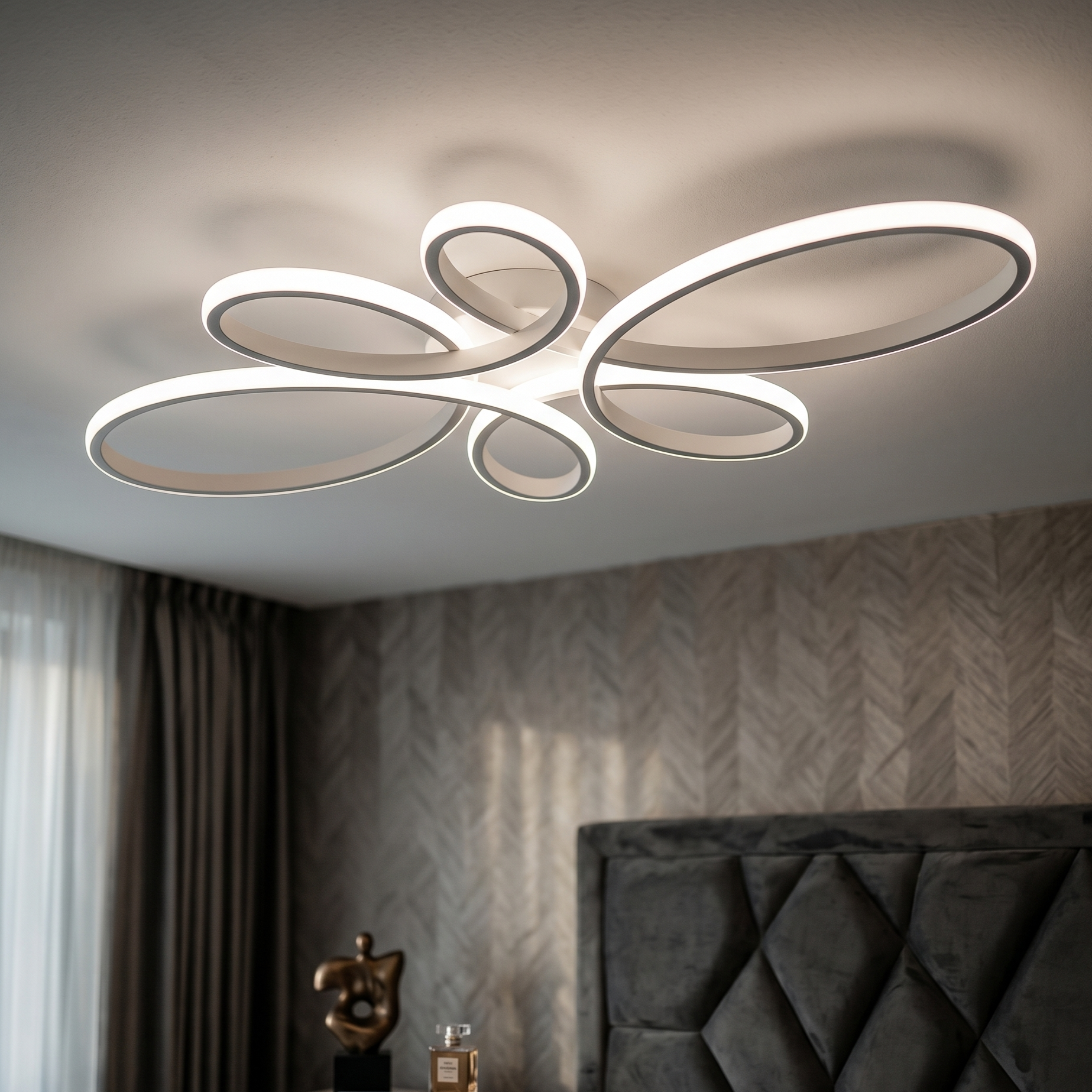 Lustra LED Aplicata Premium White FLY Echivalent 400W