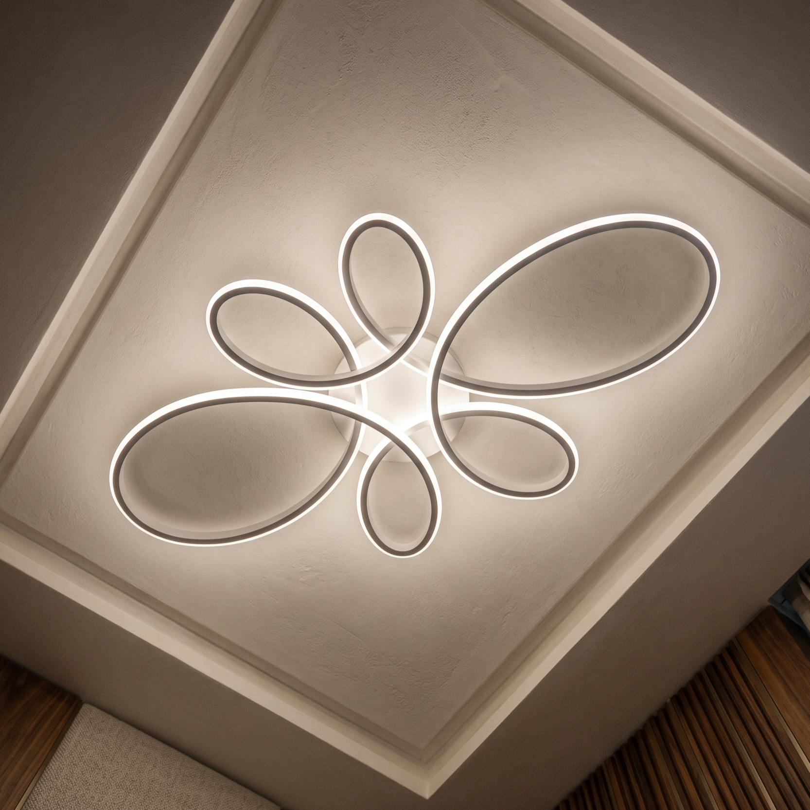 Lustra LED Aplicata Premium White FLY Echivalent 400W