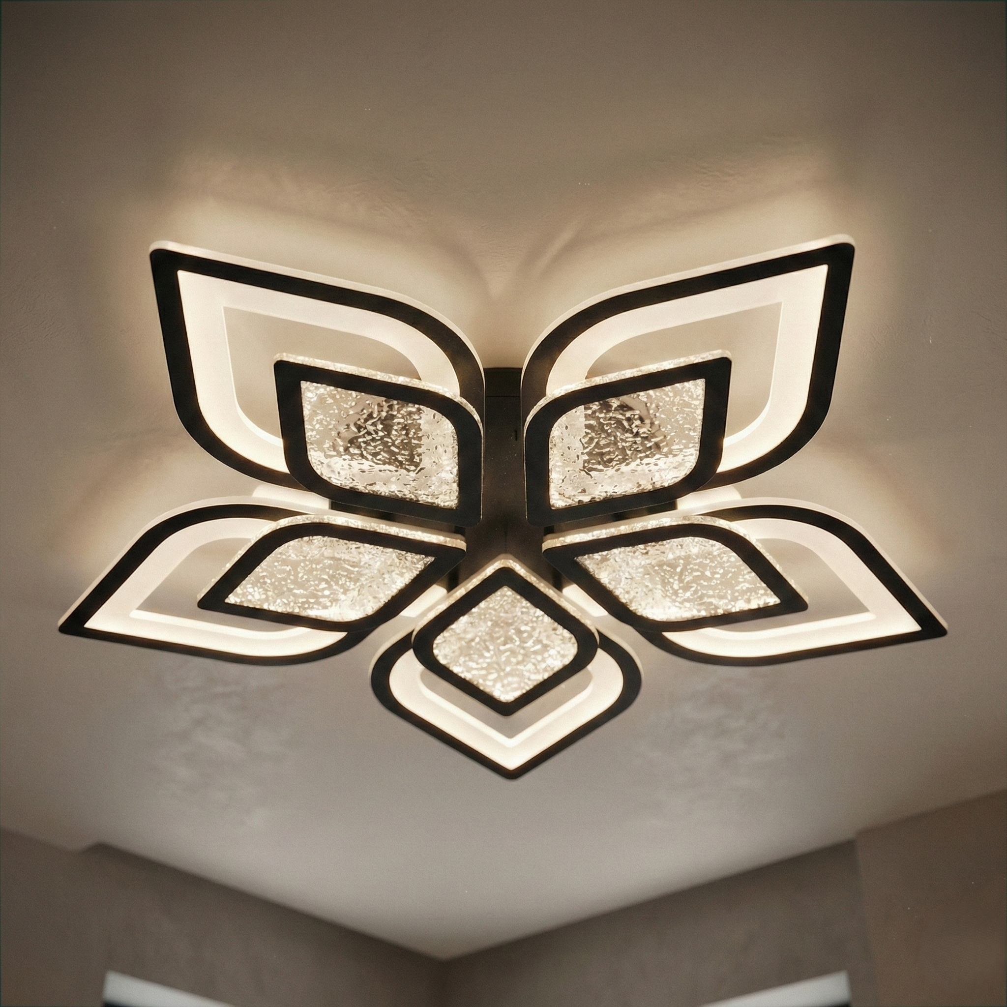 Lustra LED ORTENSIA Neagra Echivalent 800W Telecomanda