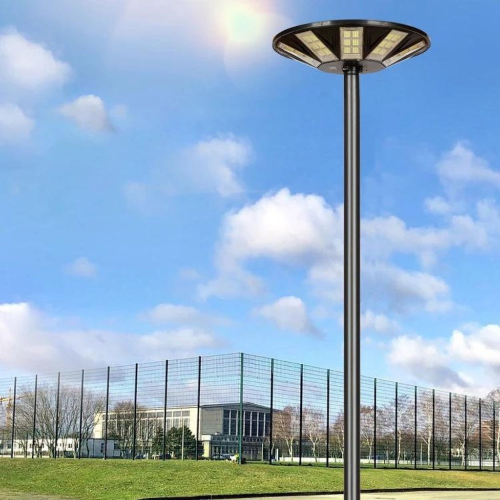 Stalp 3 Metri Echipat cu Lampa LED 400W Incarcare Solara si Telecomanda