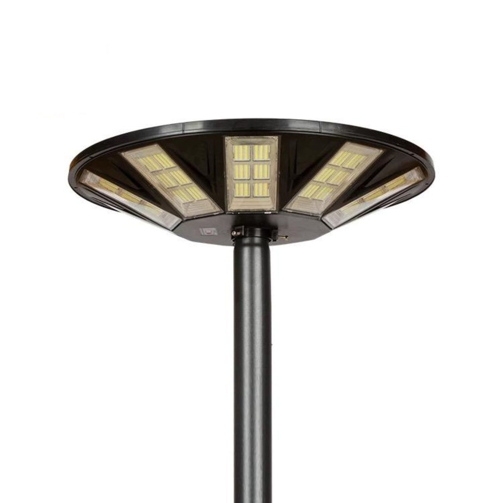 Stalp 3 Metri Echipat cu Lampa LED 400W Incarcare Solara si Telecomanda