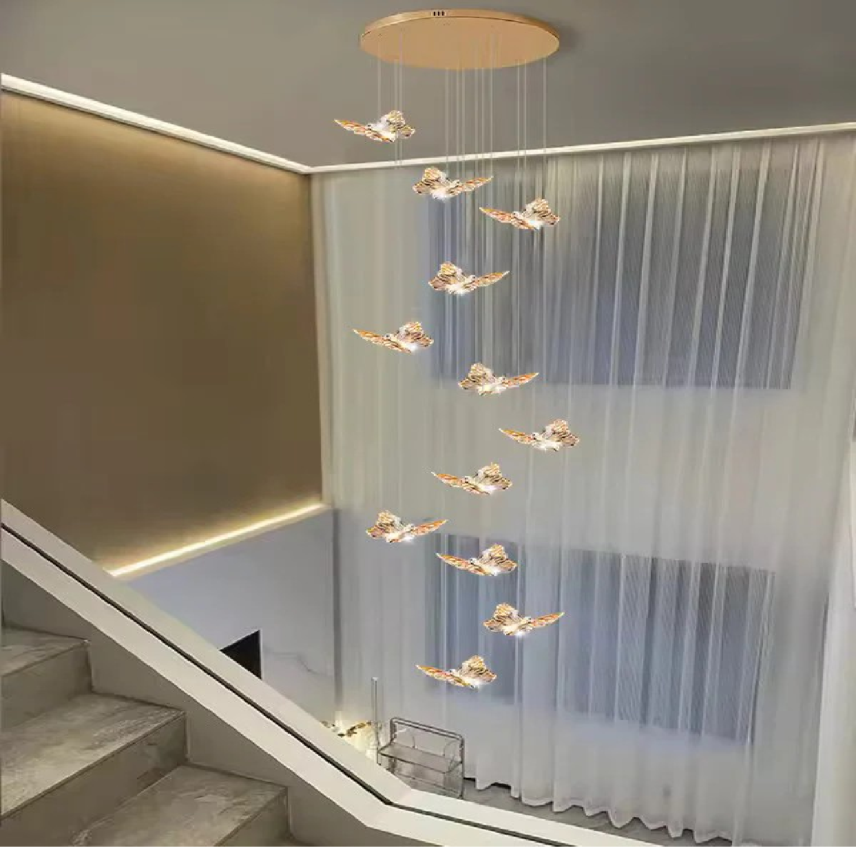 Lustra LED Suspendata Golden Butterfly 12 Elemente Echivalent 220W Telecomanda