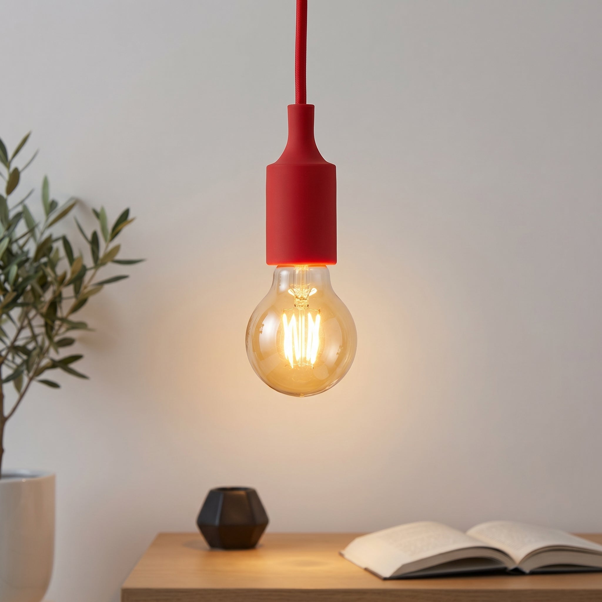 Pendul Silicone Rosu Vogue E27 60W Erste