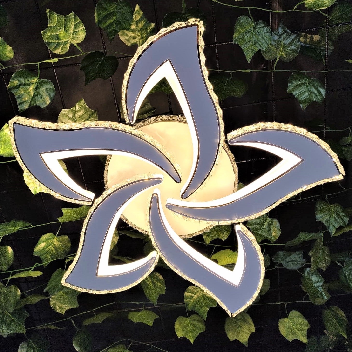 Lustra Led 156W Camelia Cristal Alba Rgb Telecomanda Echivalent 600W Lighting Fixtures