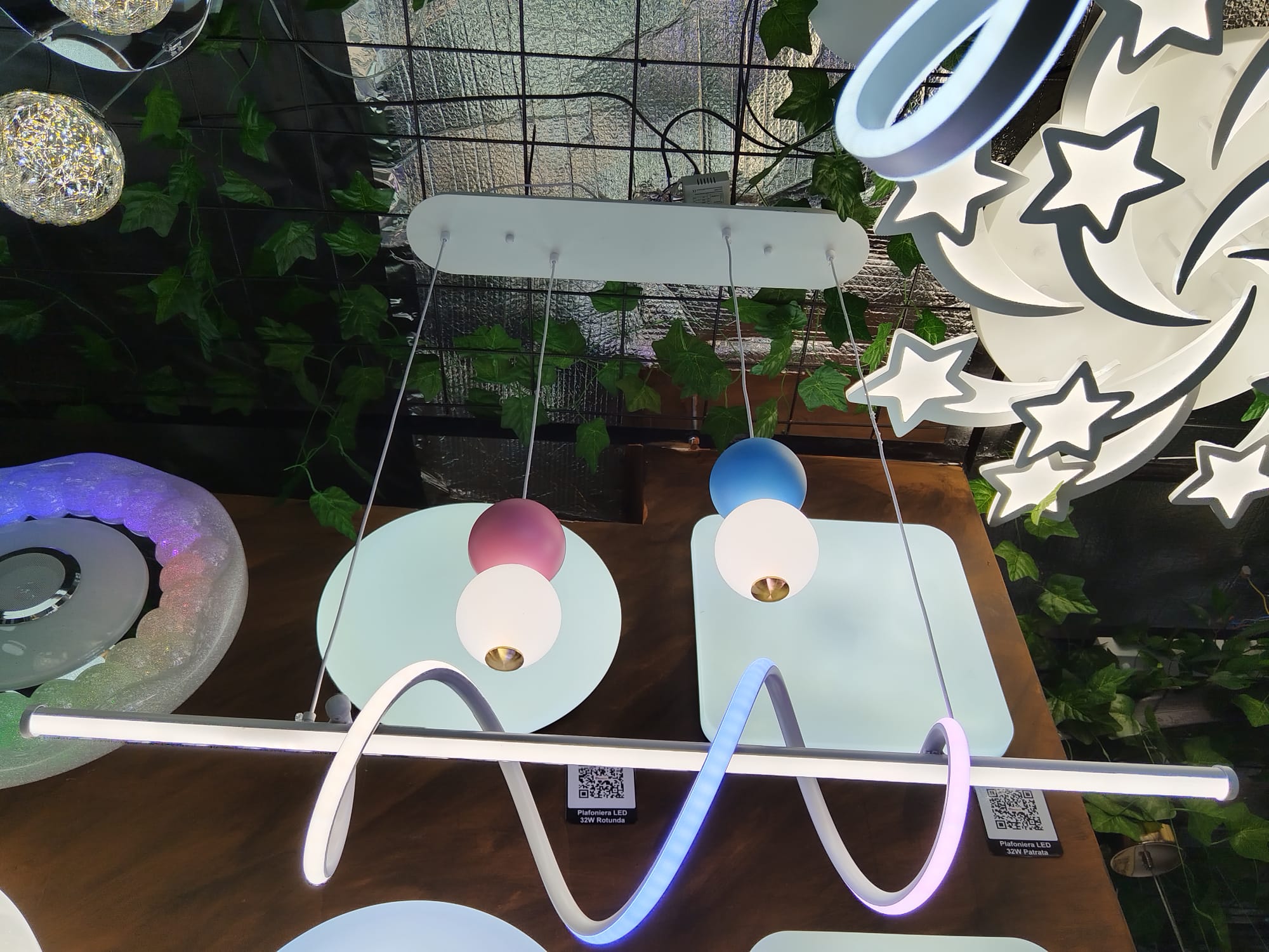 Lustra LED 62W Looney Tunes RGB Telecomanda