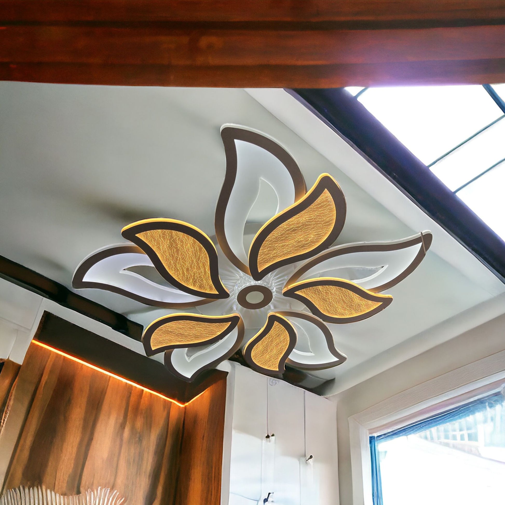 Lustra LED 240W Flower Echivalent 1000W Telecomanda