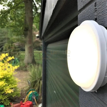 Aplica LED 8W Rotunda BAT Alba Exterior ULTRA Subtire Echivalent 70W