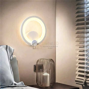 Aplica LED Round Alba cu 3 Lumini Echivalent 120W