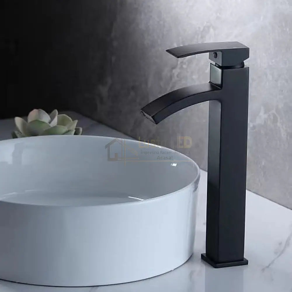 Baterie Inalta Pentru Lavoar Din Alama Finisaj Negru Mat Design Modern
