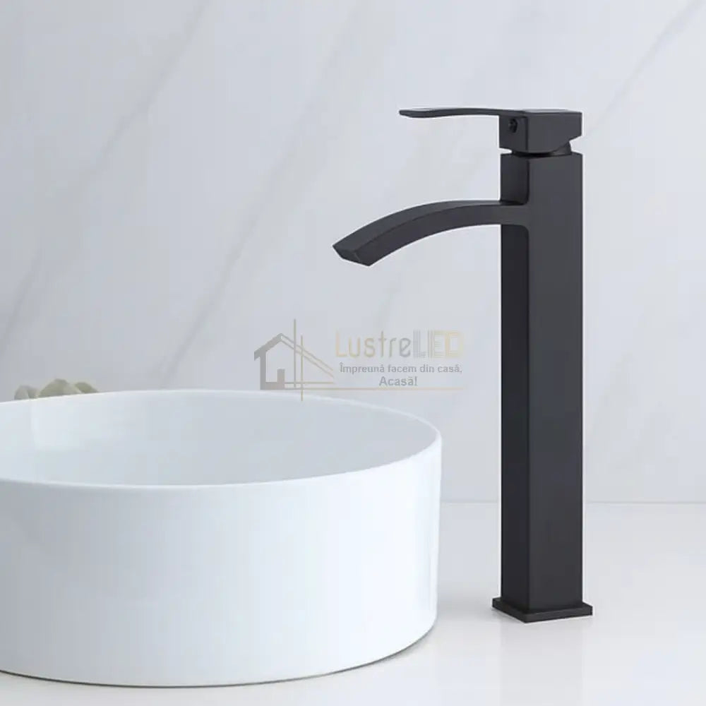 Baterie Inalta Pentru Lavoar Din Alama Finisaj Negru Mat Design Modern