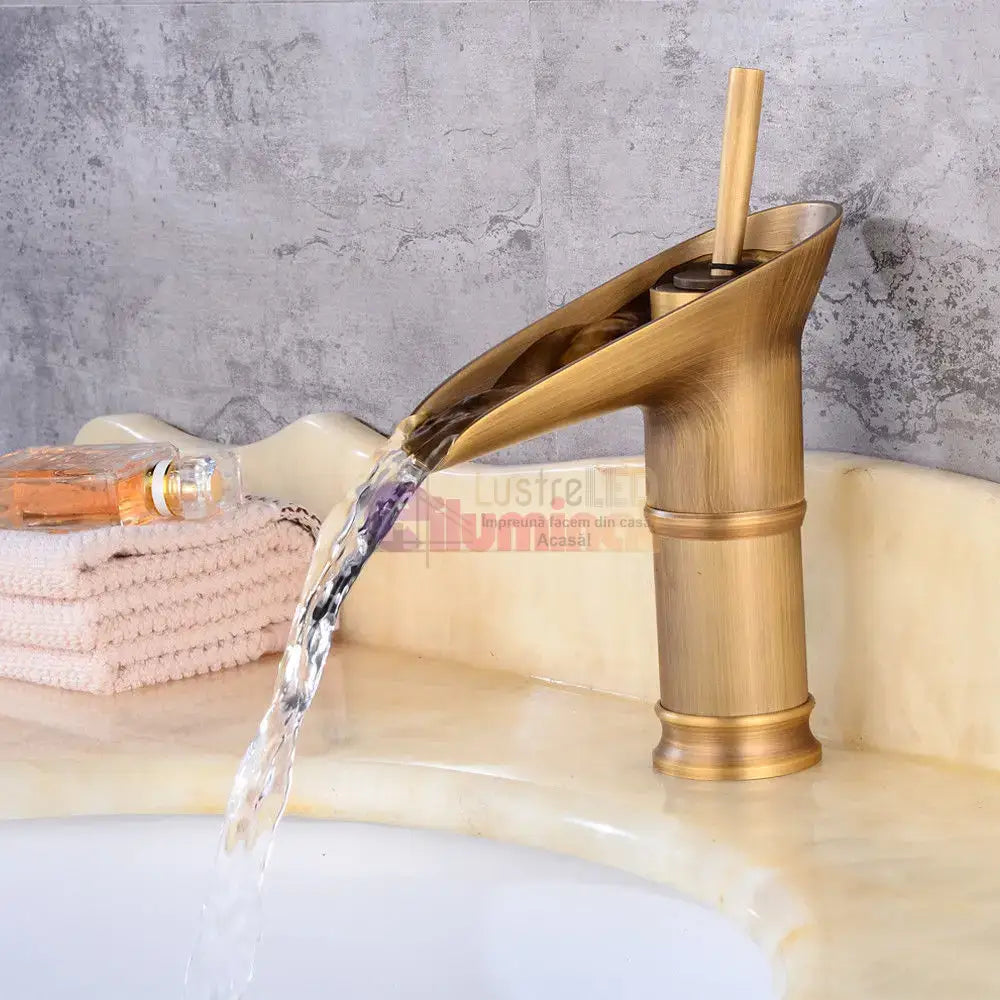 Baterie Lavoar Medie Bronz Antichizat Cascada 1764D Sink Faucet