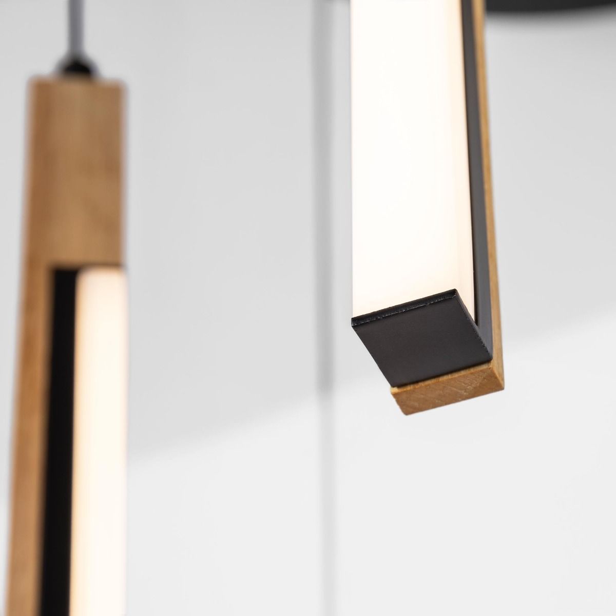 Lustra LED Suspendata ELIOT Lemn Design Echivalent 300W