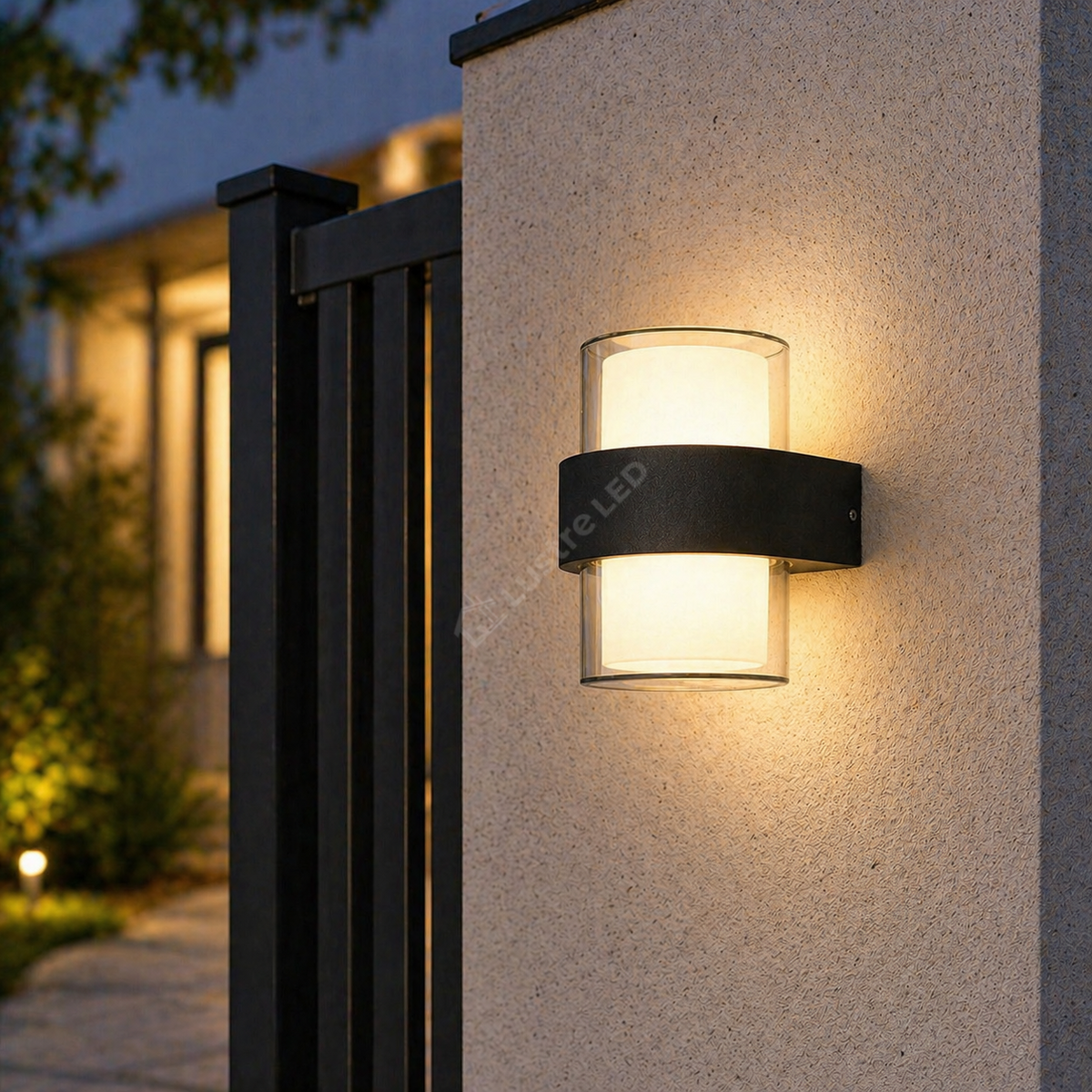 Aplica LED Exterior 12W Neagra Kuga ROUND Echivalent 100W