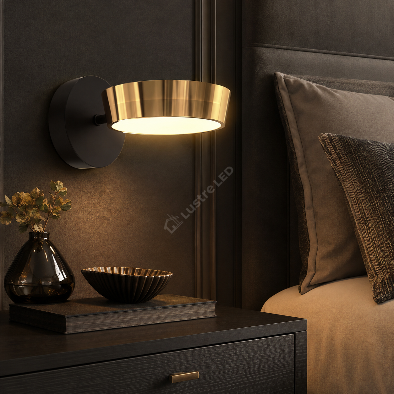 Aplica LED LARA Black Gold Orientabila 22CM Echivalent 100W