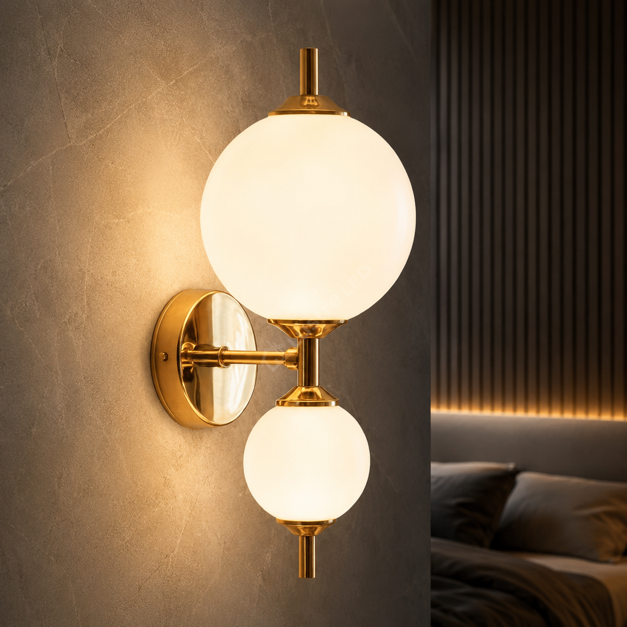 Aplica LED TOTEM Gold cu Abajur 32CM Echivalent 100W