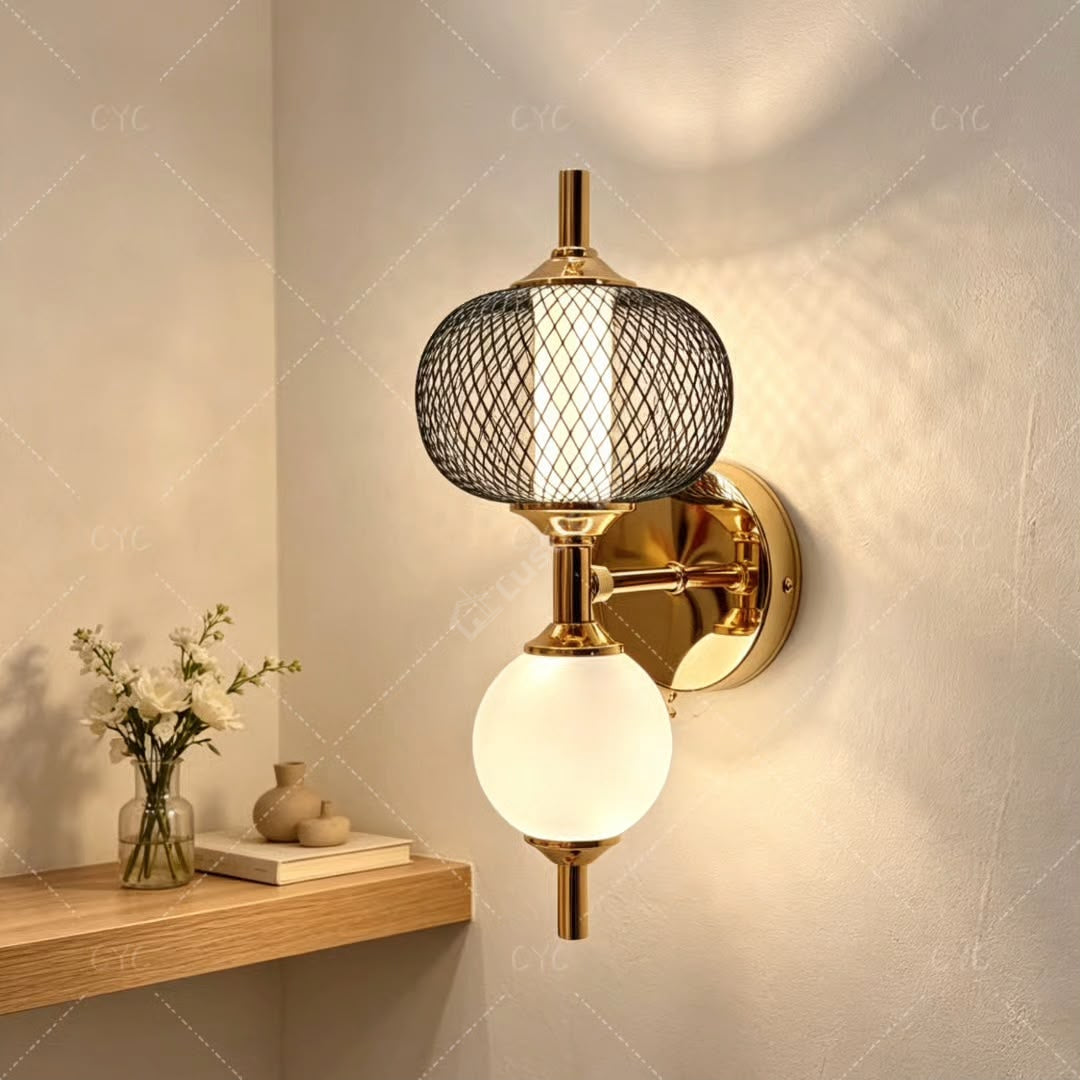Aplica LED TOTEM Vintage Black & Gold cu Abajur 28CM Echivalent 100W