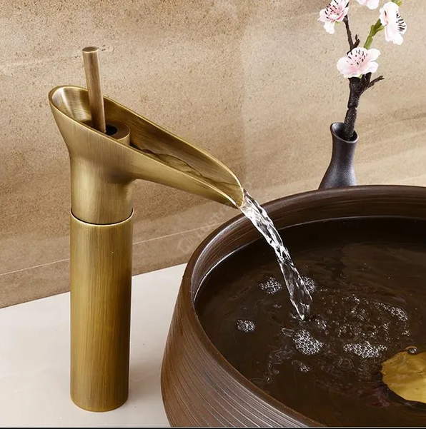 Baterie Lavoar Inalta Bronz Antichizat Cascada 1764 Sink Battery