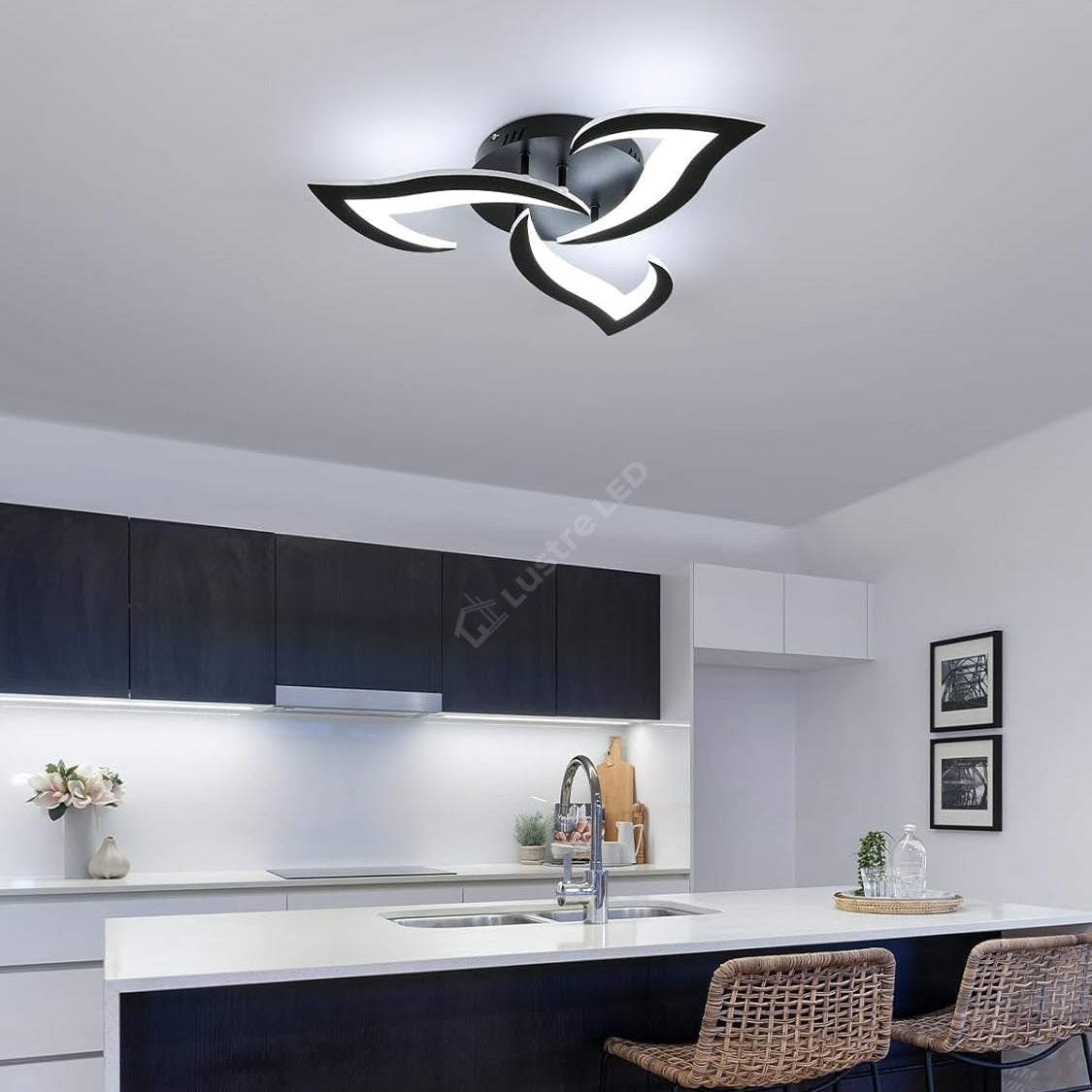 Lustra LED Mini Narcisse Black Echivalent 250W Telecomanda
