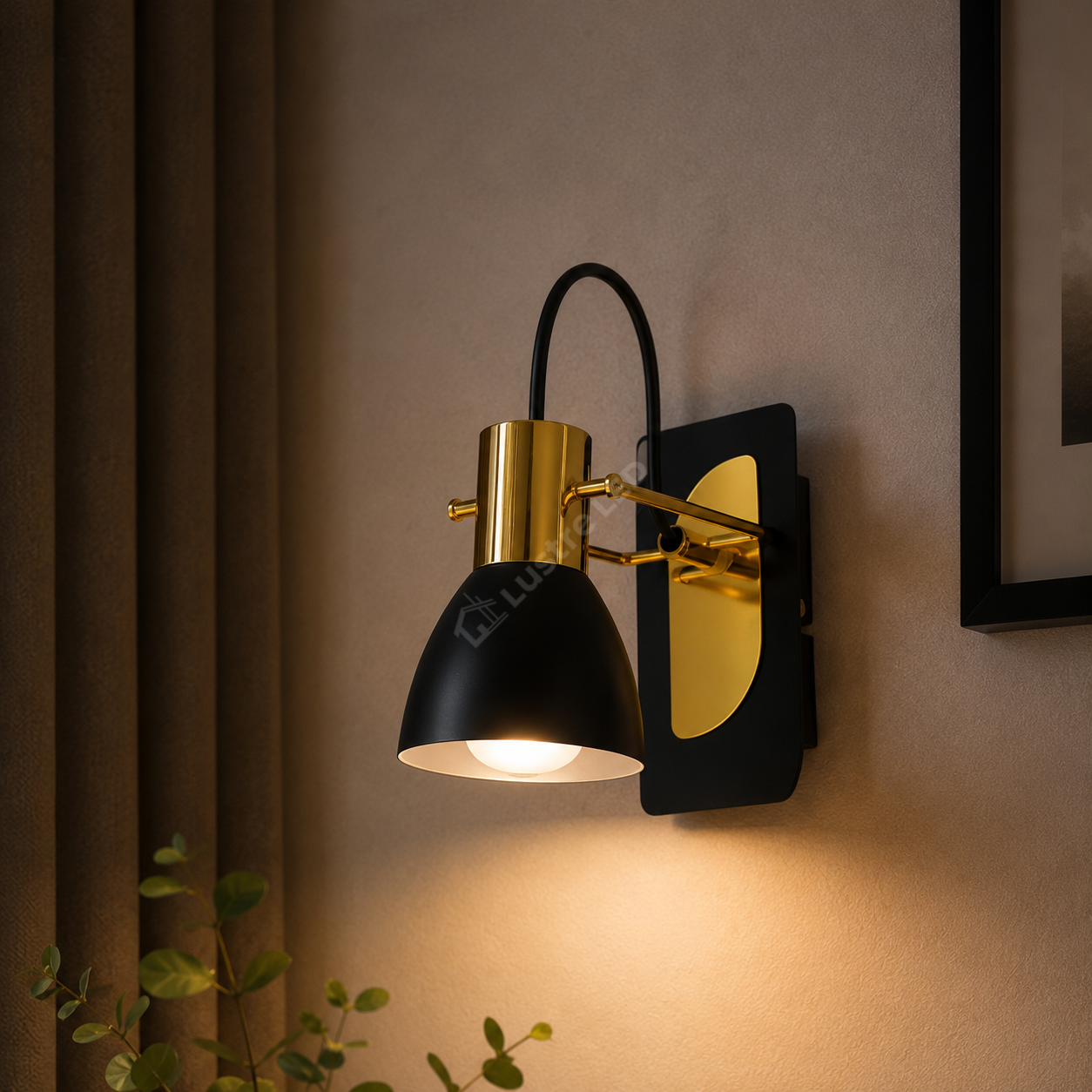 Lustra Negru & Auriu Liniara SUNSHINE cu Spot Reglabil 1xE14