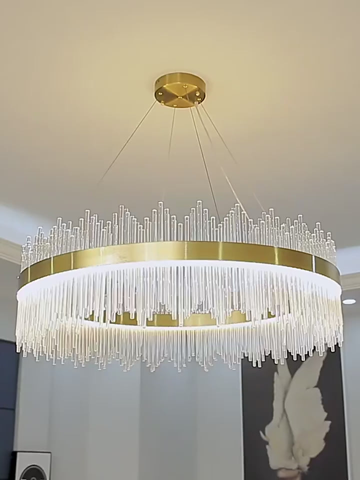 Încarcă videoclipul: Lustra LED Suspendata CROWN Gold Cristal 80cm Echivalent 600W