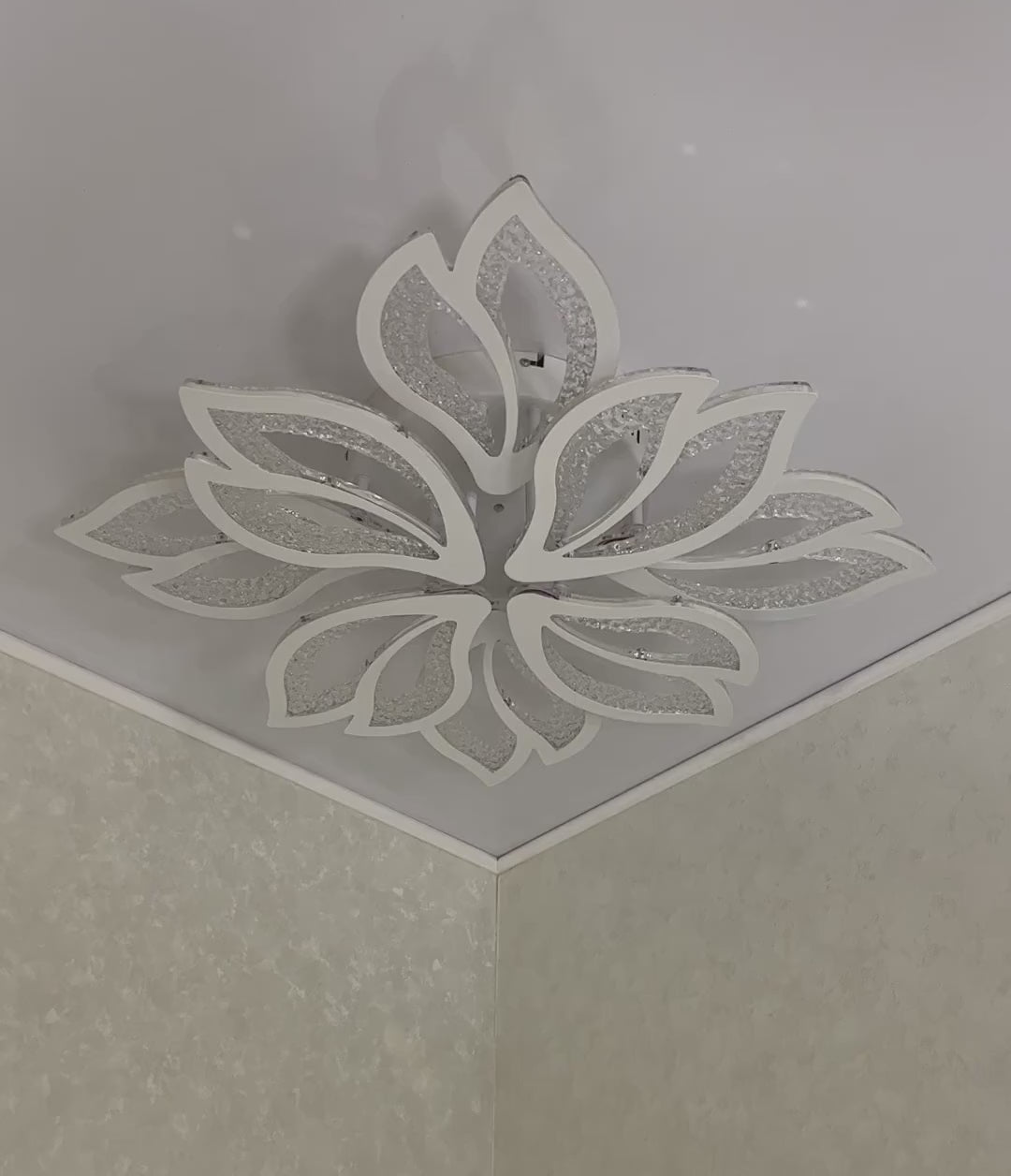 Încarcă videoclipul: Lustra LED Anemone Grande Bubbles Echivalent 800W Telecomanda