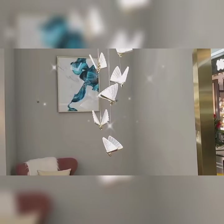 Încarcă videoclipul: Lustra LED Luxury 2 Golden Butterflies