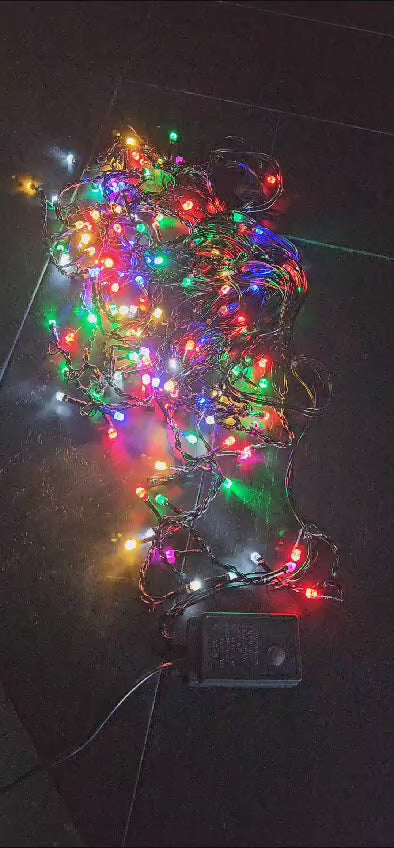 Încarcă videoclipul: Instalatie LED Perdea Turturi 143 LED-uri Hexagon 5x0.6m fir negru Diverse Culori