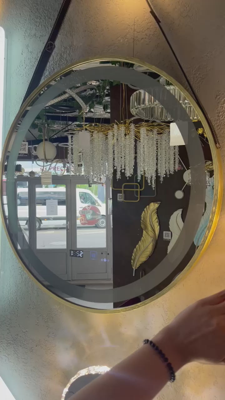 Încarcă videoclipul: Oglinda LED Baie 60cm FOG GOLD Piele+Aluminiu, Senzor Miscare, Temperatura, Ceas si Dezaburire
